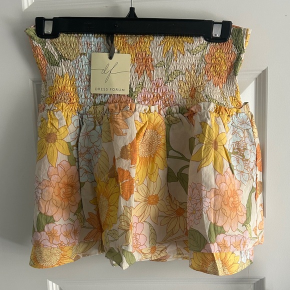 Dress Forum Pants - Anthropologie Dress Forum Los Angeles Sunflower Floral skirt skort size small